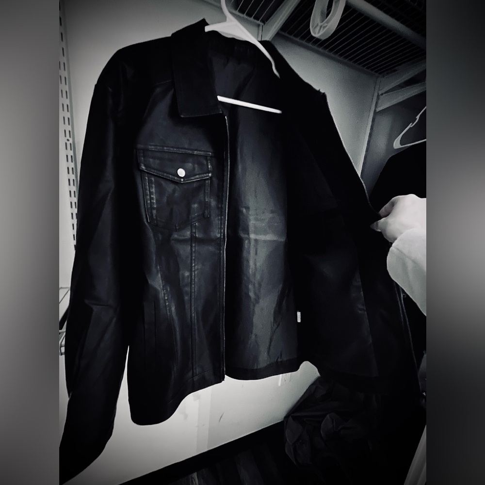 Men's Black Faux Leather Jacket - Classic Zip Front BRAND NEW, NEVER WORN!